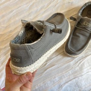 LIKE NEW- Mens Hey Dude Wally Stretch Shoe, Grey, Size 9